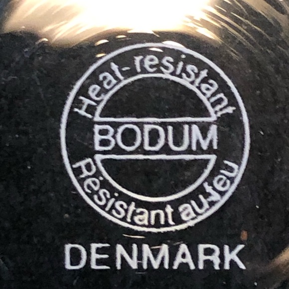 Gorgeous pair of Bodum coffee mugs. Green handles. Made in Denmark - Picture 3 of 4